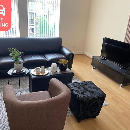 Stylish 1-Bed Apt - Sleeps 4 - Parking - Wifi Mánchester Exterior foto