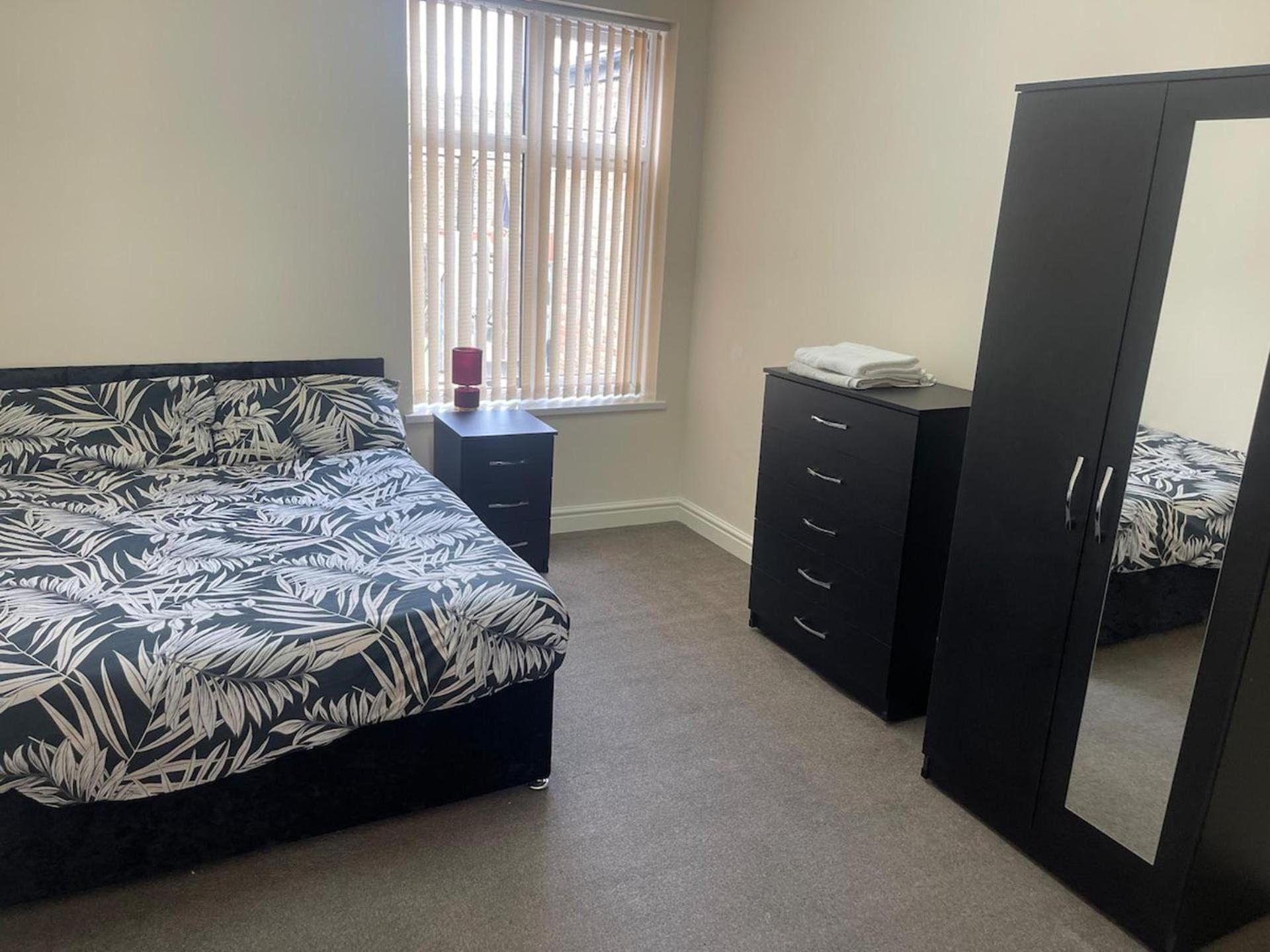 Stylish 1-Bed Apt - Sleeps 4 - Parking - Wifi Mánchester Exterior foto