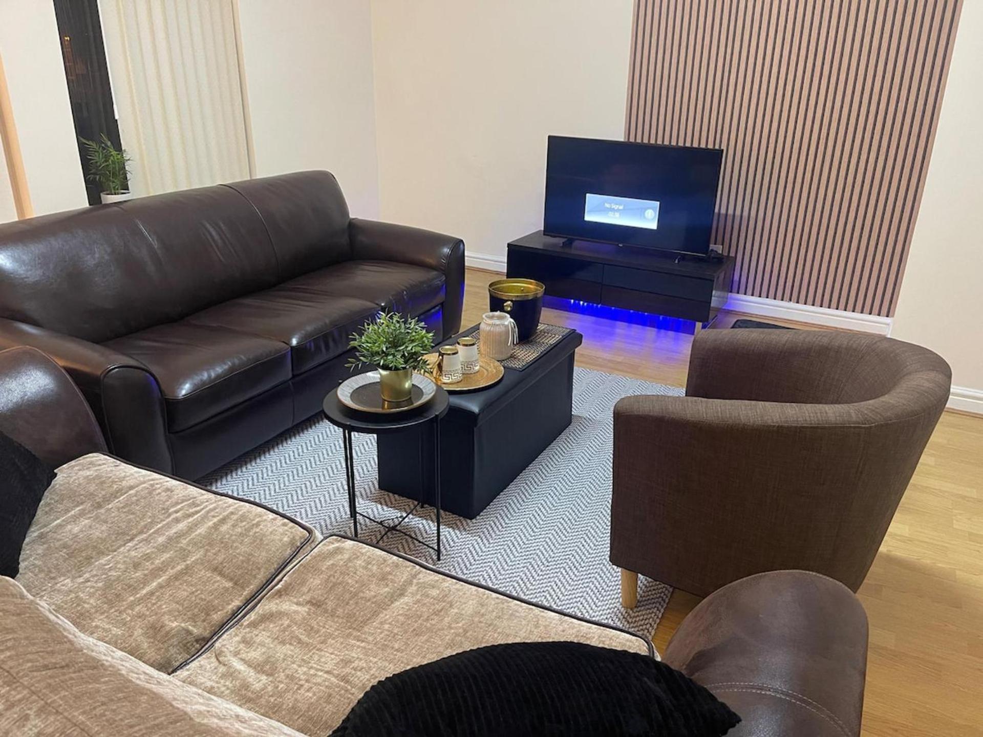 Stylish 1-Bed Apt - Sleeps 4 - Parking - Wifi Mánchester Exterior foto
