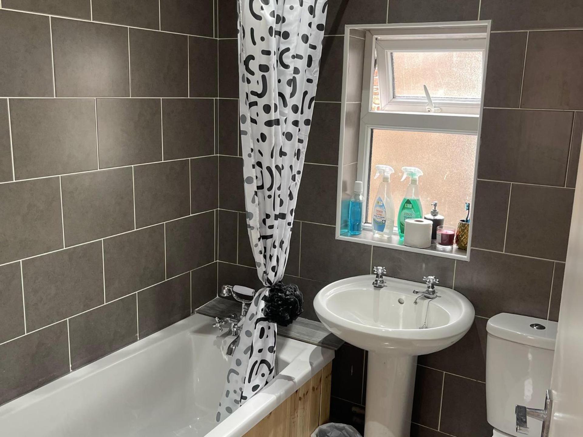 Stylish 1-Bed Apt - Sleeps 4 - Parking - Wifi Mánchester Exterior foto